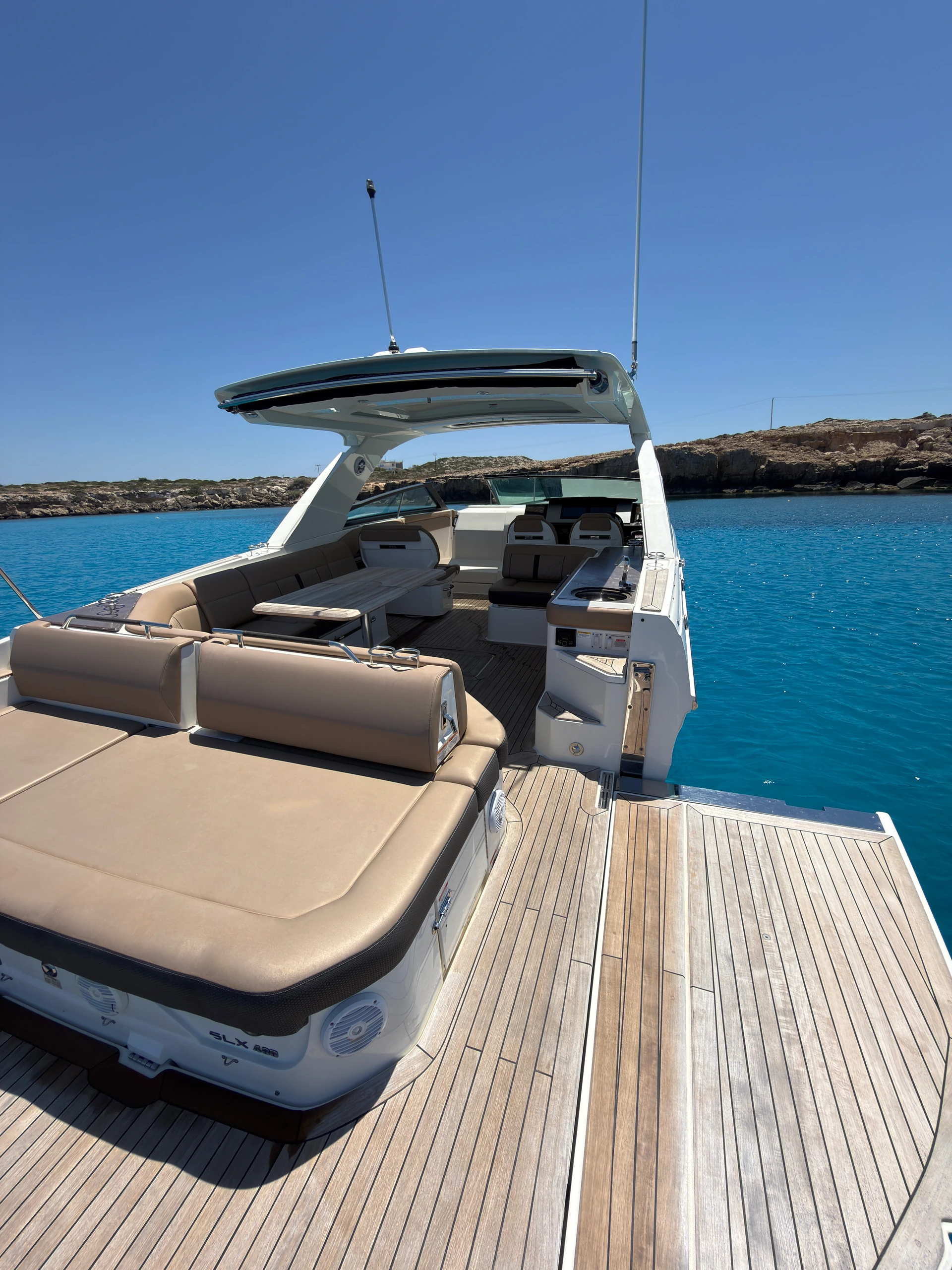 Sea Ray SLX 400 13