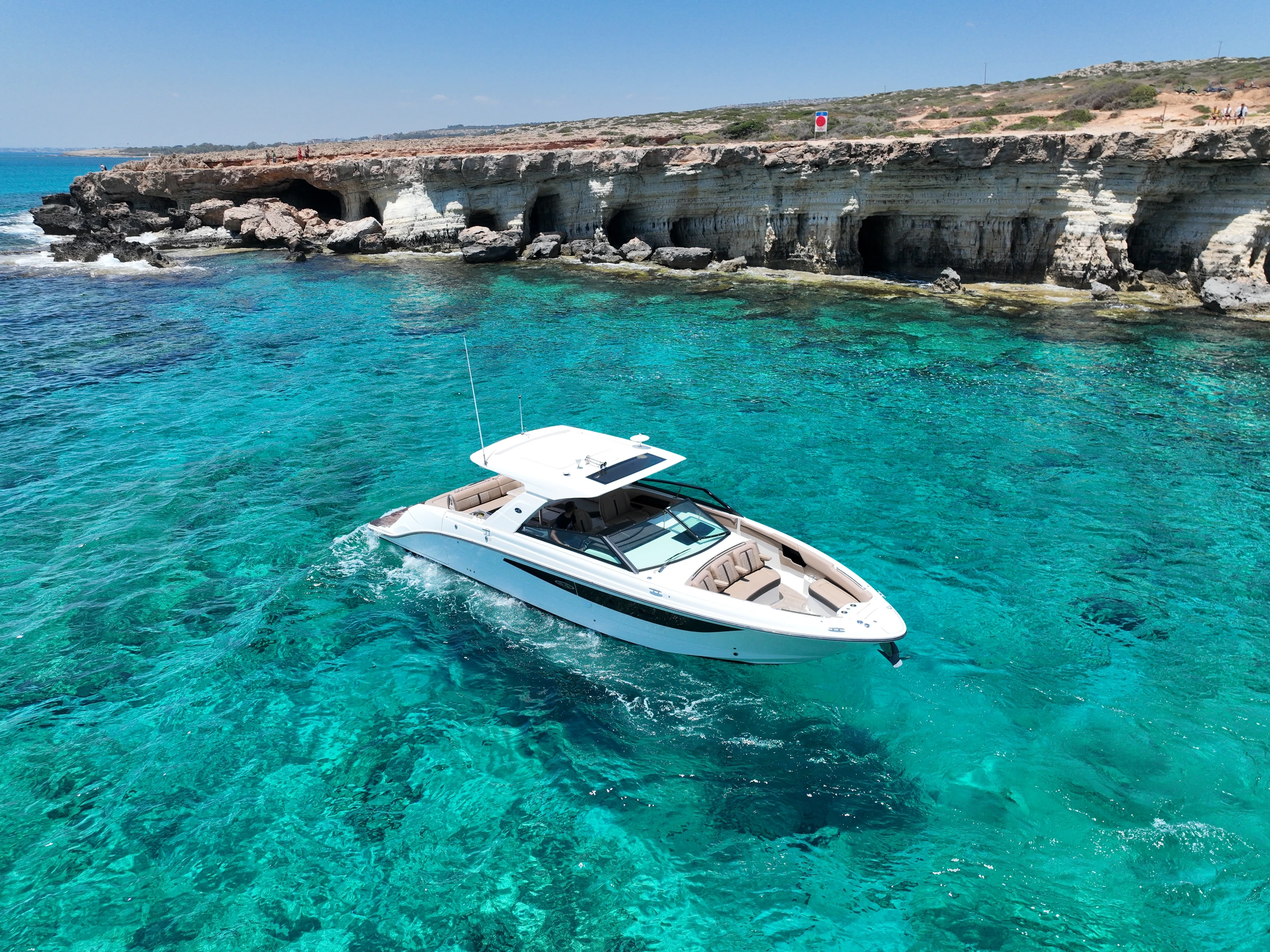 Sea Ray SLX 400 10