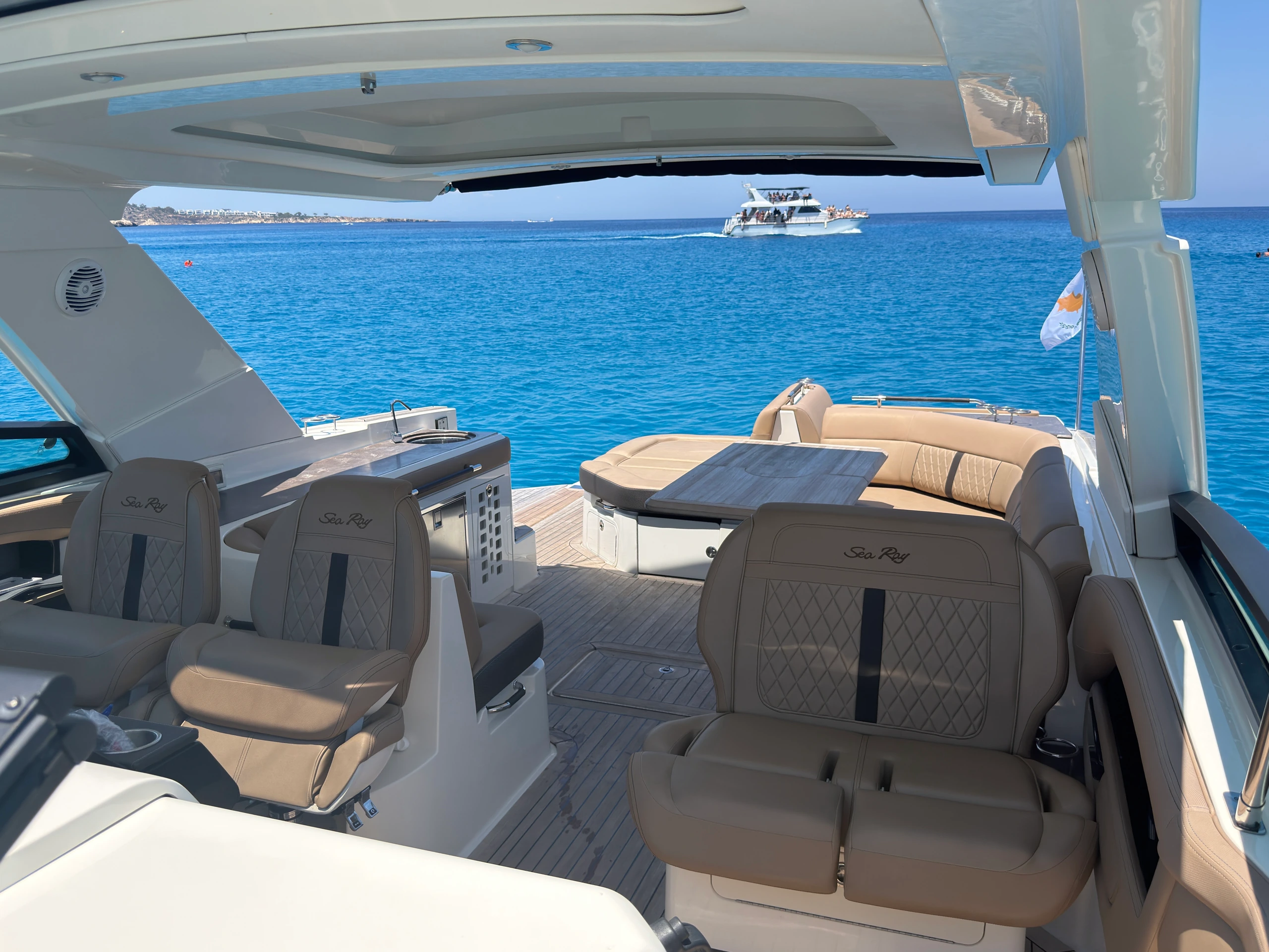 Sea Ray SLX 400 12